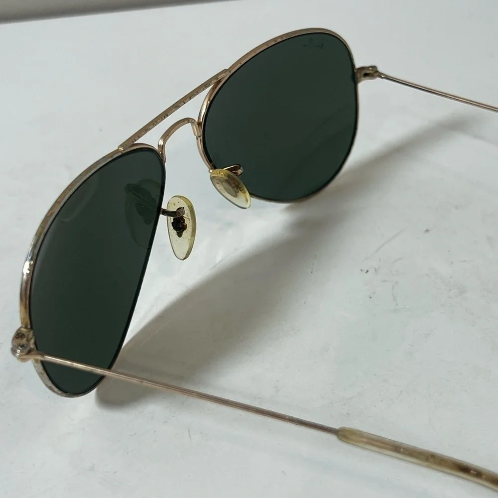 Vintage Unisex Ray-Ban Aviators Gold Frame Sunglasses with Dark Lenses